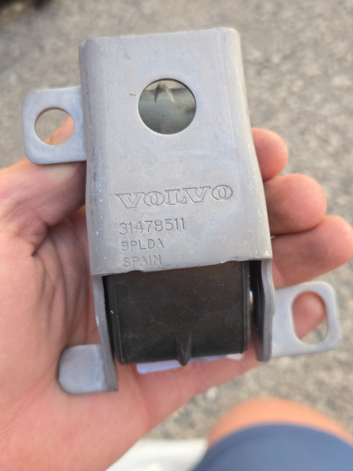Exhaust System Hanger Bracket for Volvo 31478511 OEM NEW
