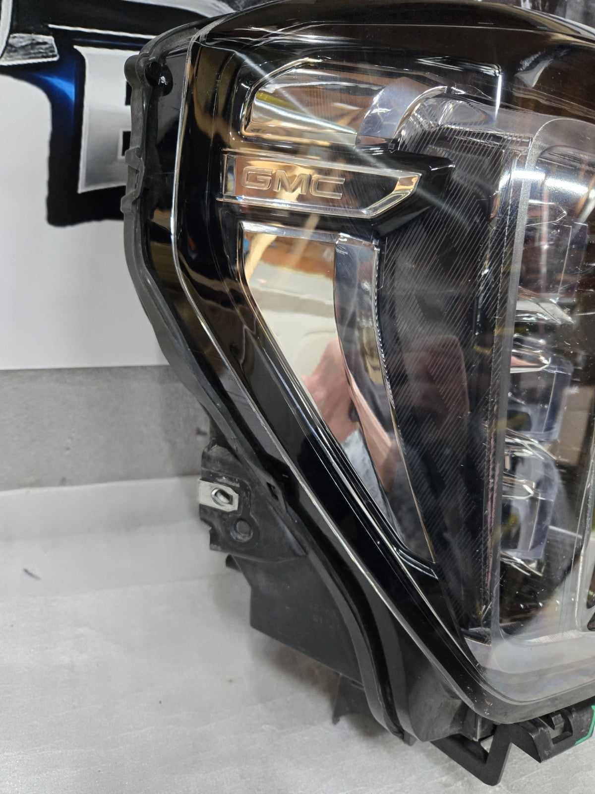 2021 2022 2023 GMC Yukon XL/SLT/SLE LED Headlight Passenger Right OEM 85162503
