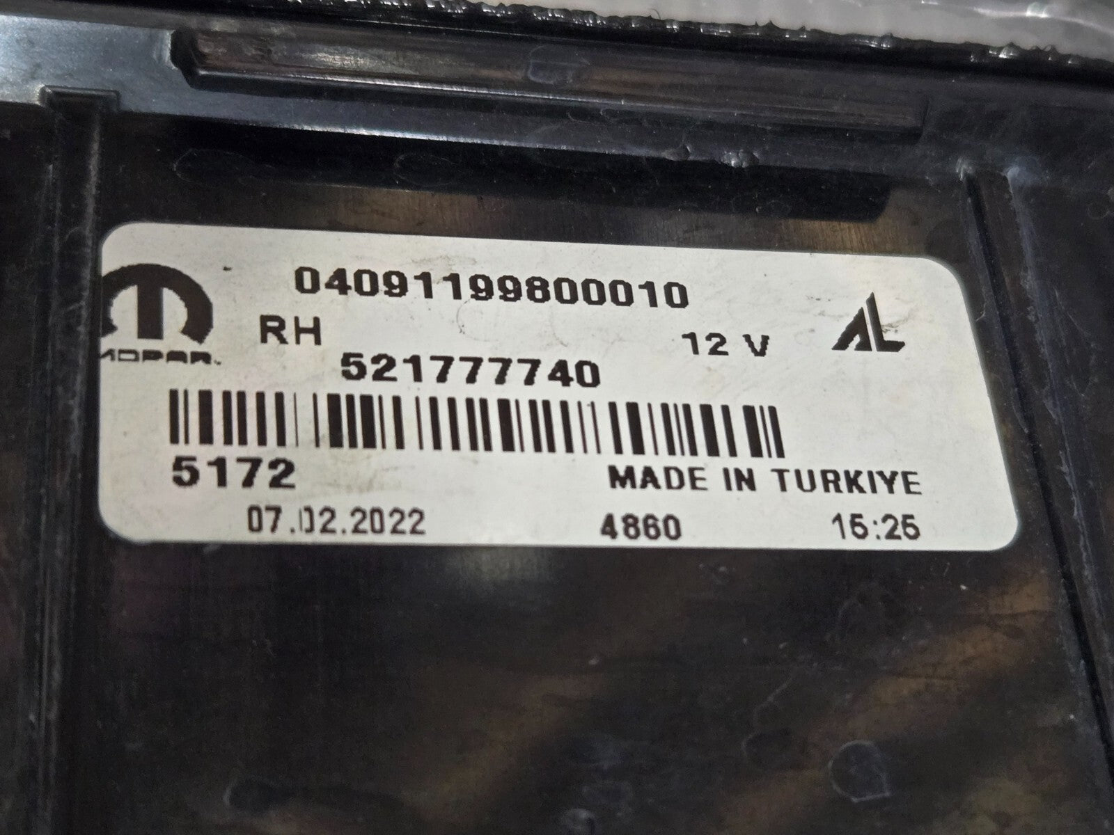 2015-2018 JEEP RENEGADE FRONT RIGHT TURN SIGNAL P/N 521777740 GENUINE OEM