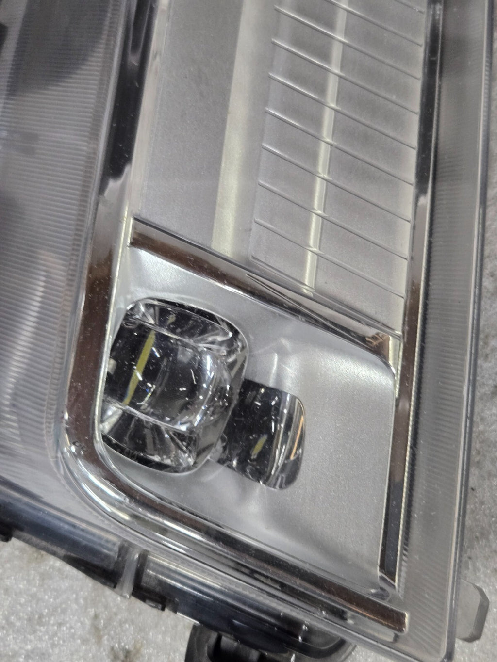 OEM | 2020 - 2023 Ford Edge LED Fog Light (Right/Passenger) #PKT4B-15B242-AD