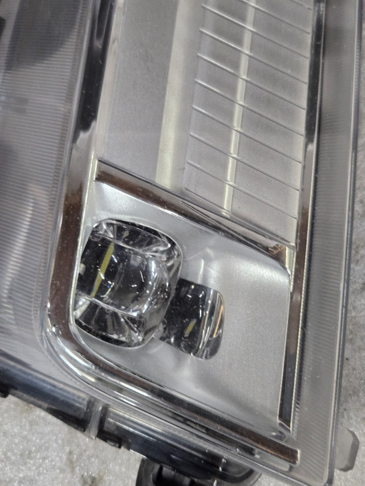OEM | 2020 - 2023 Ford Edge LED Fog Light (Right/Passenger) #PKT4B-15B242-AD