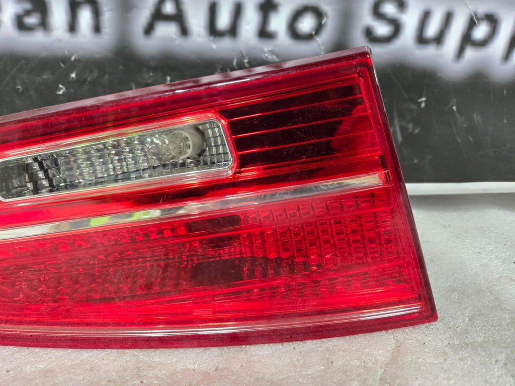 2013-2016 Hyundai Santa Fe Left LH Inner Tail Light Assembly OEM 92405-4Z0
