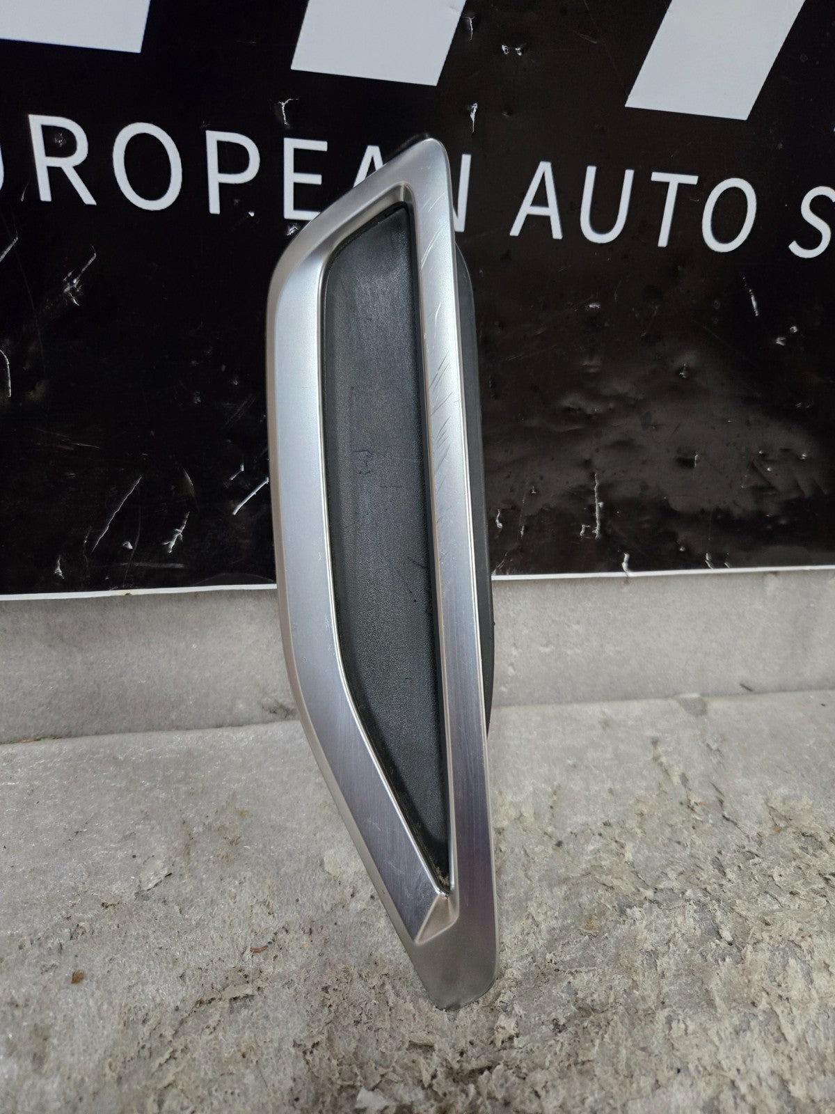 2019 BMW X5 G05 Fender Trim Right RH Passenger Side 7418178 OEM Silver