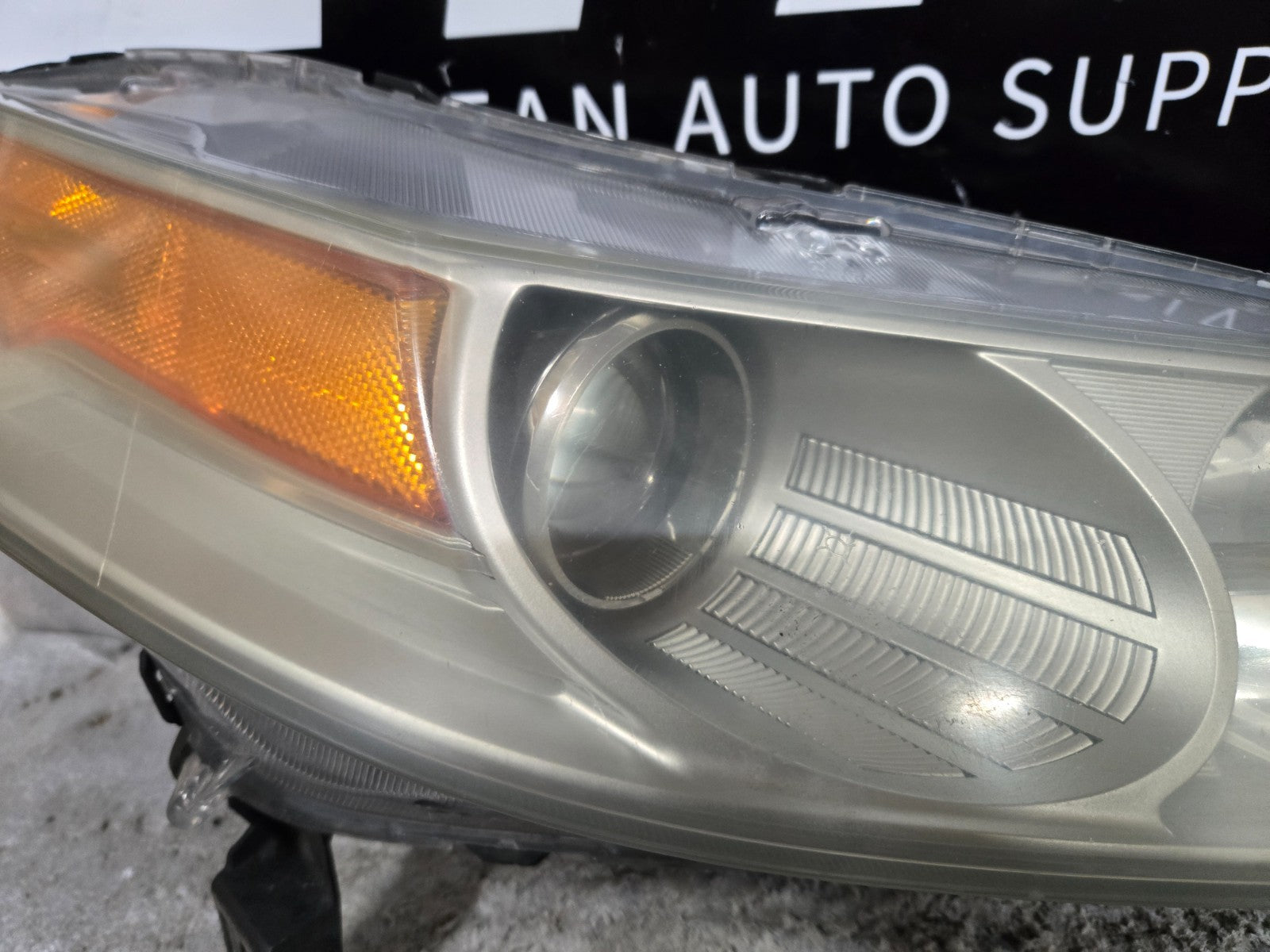 2009 2010 2011 Acura TL Sedan HID Xenon Headlight Right RH Passenger Side OEM