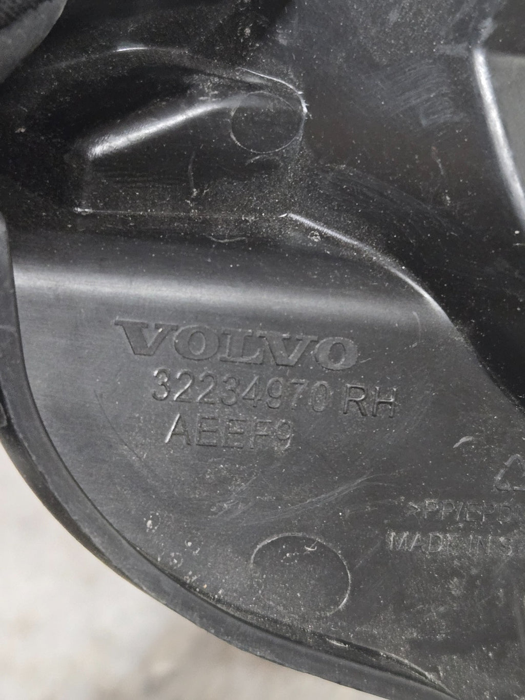 2022-2023 Volvo XC60 Blank Cover 32234970 RH Right Side OEM