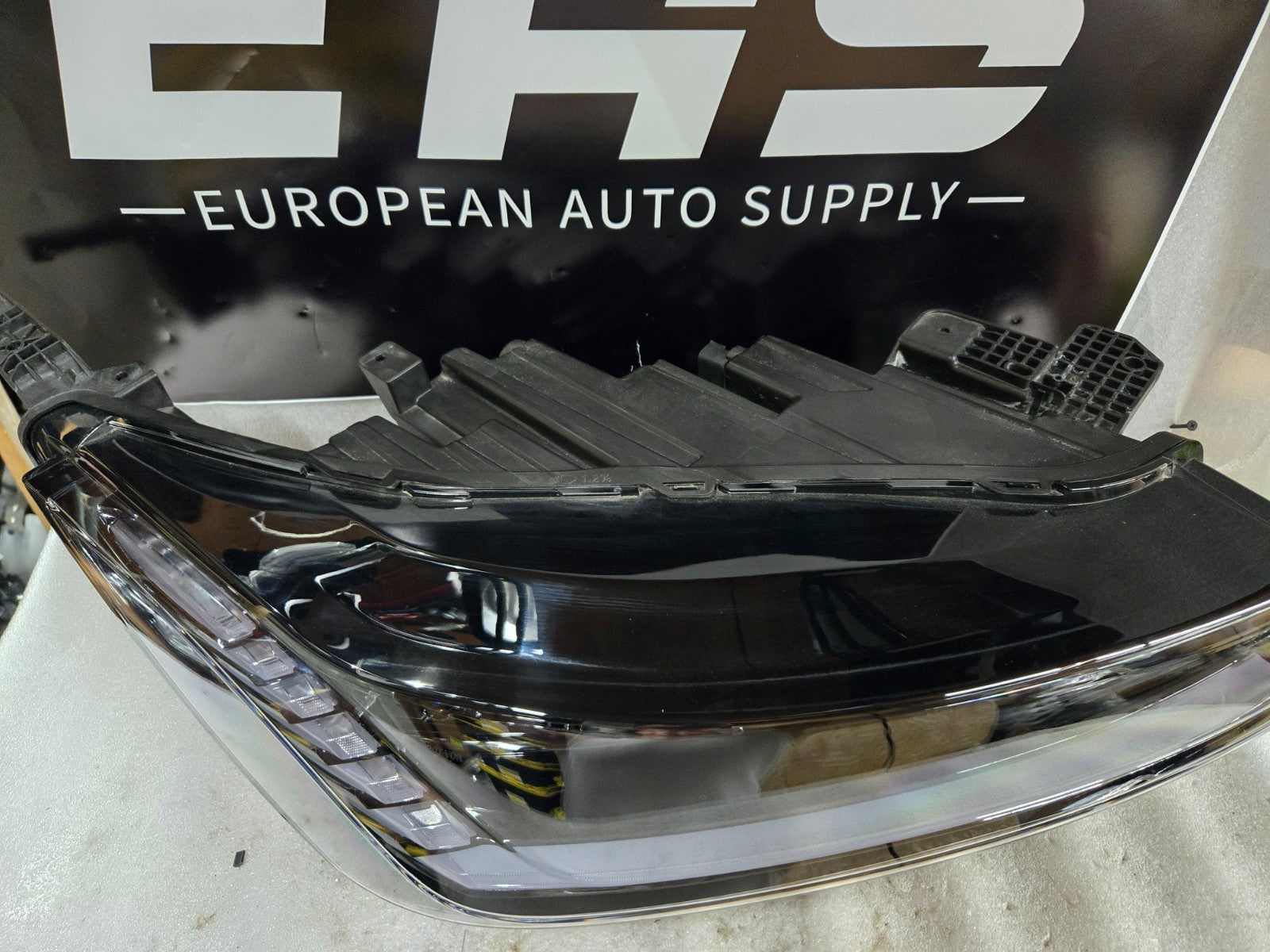 2024 LINCOLN NAUTILUS RIGHT PASSENGER SIDE RH HEADLIGHT LED OEM R2TB-13W029-BJ