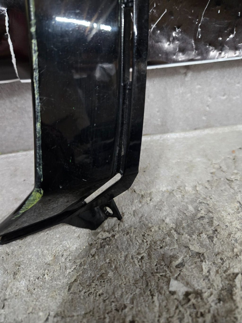 2018-20 Lamborghini Urus Front Bumper Right RH Air Intake Frame 4ML807820 OEM