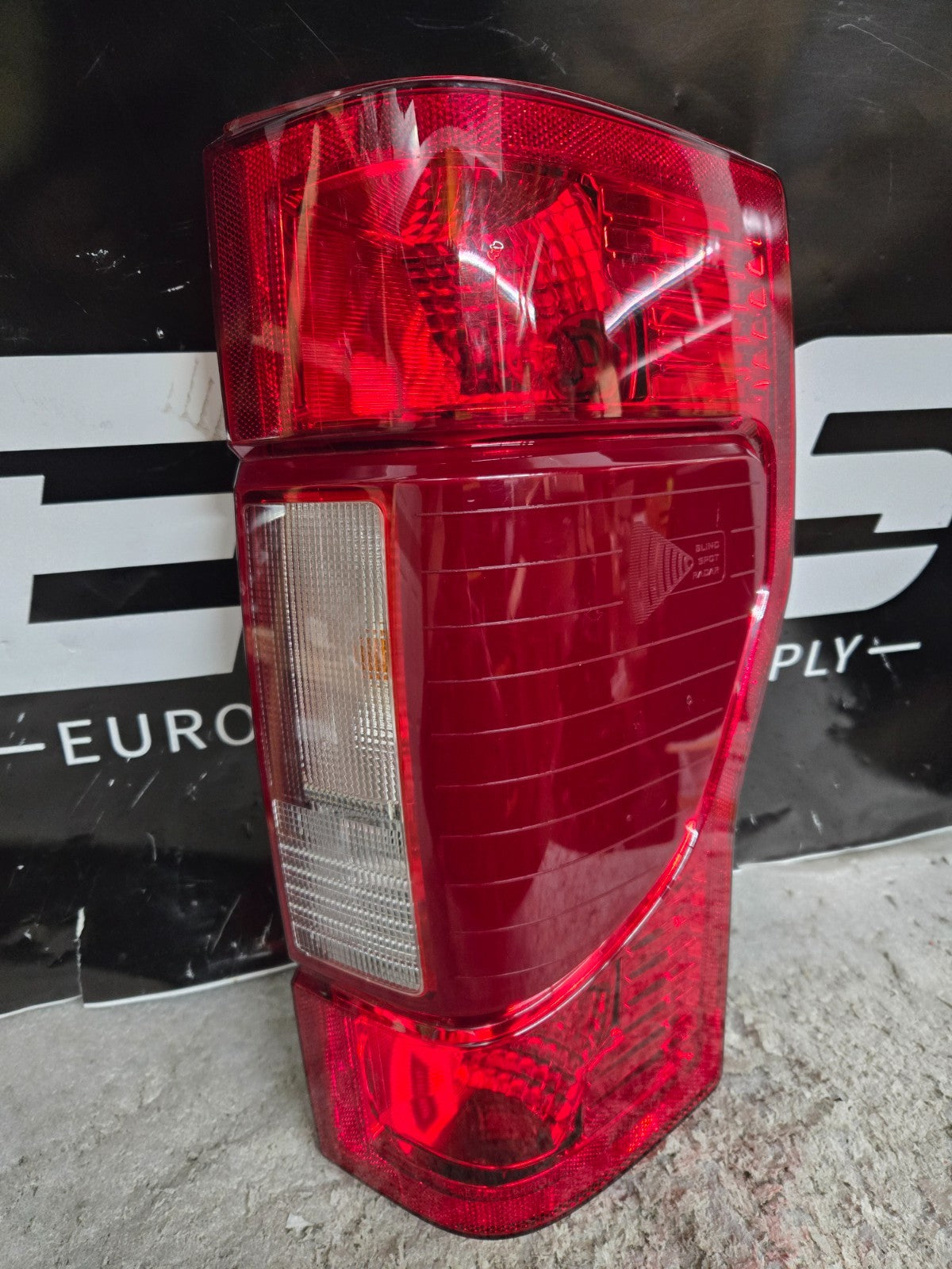 2020-22 Ford F250SD Right RH Passenger Taillight w/Blind Spot LC3B-13B504-BG OEM