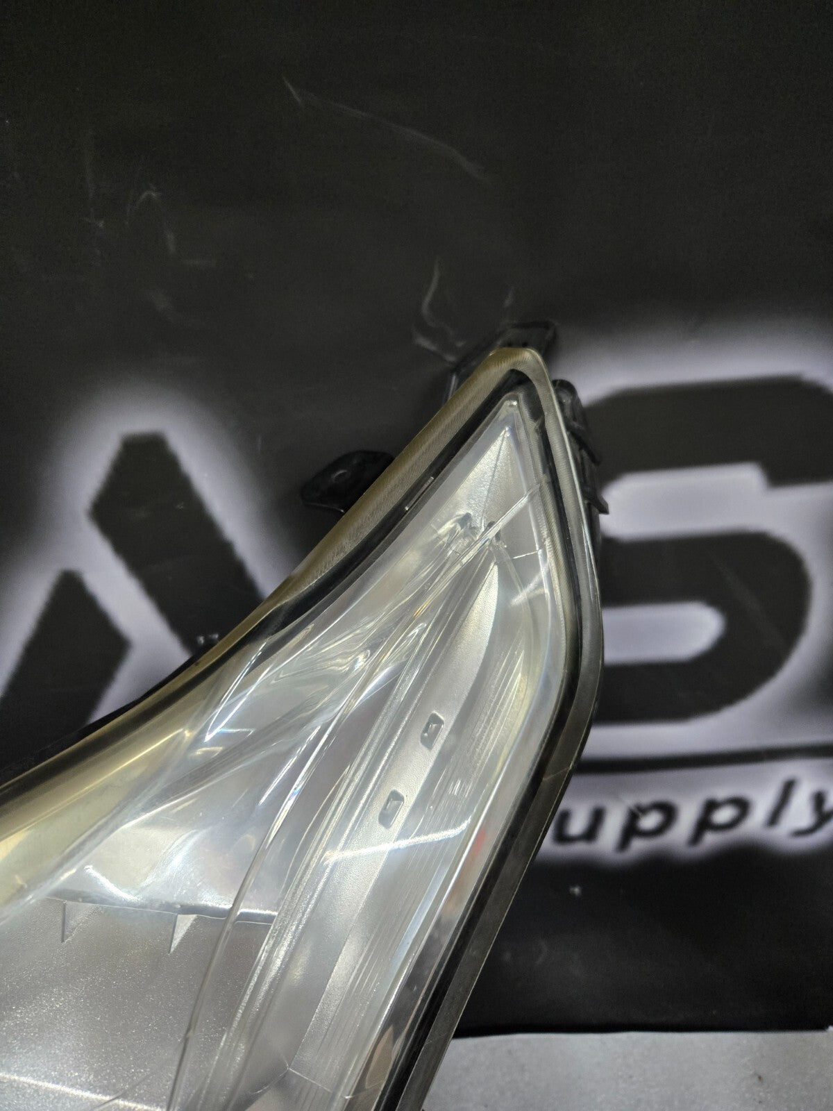 2010-2013 Cadillac SRX Left Driver Side Headlight Halogen OEM 22853872
