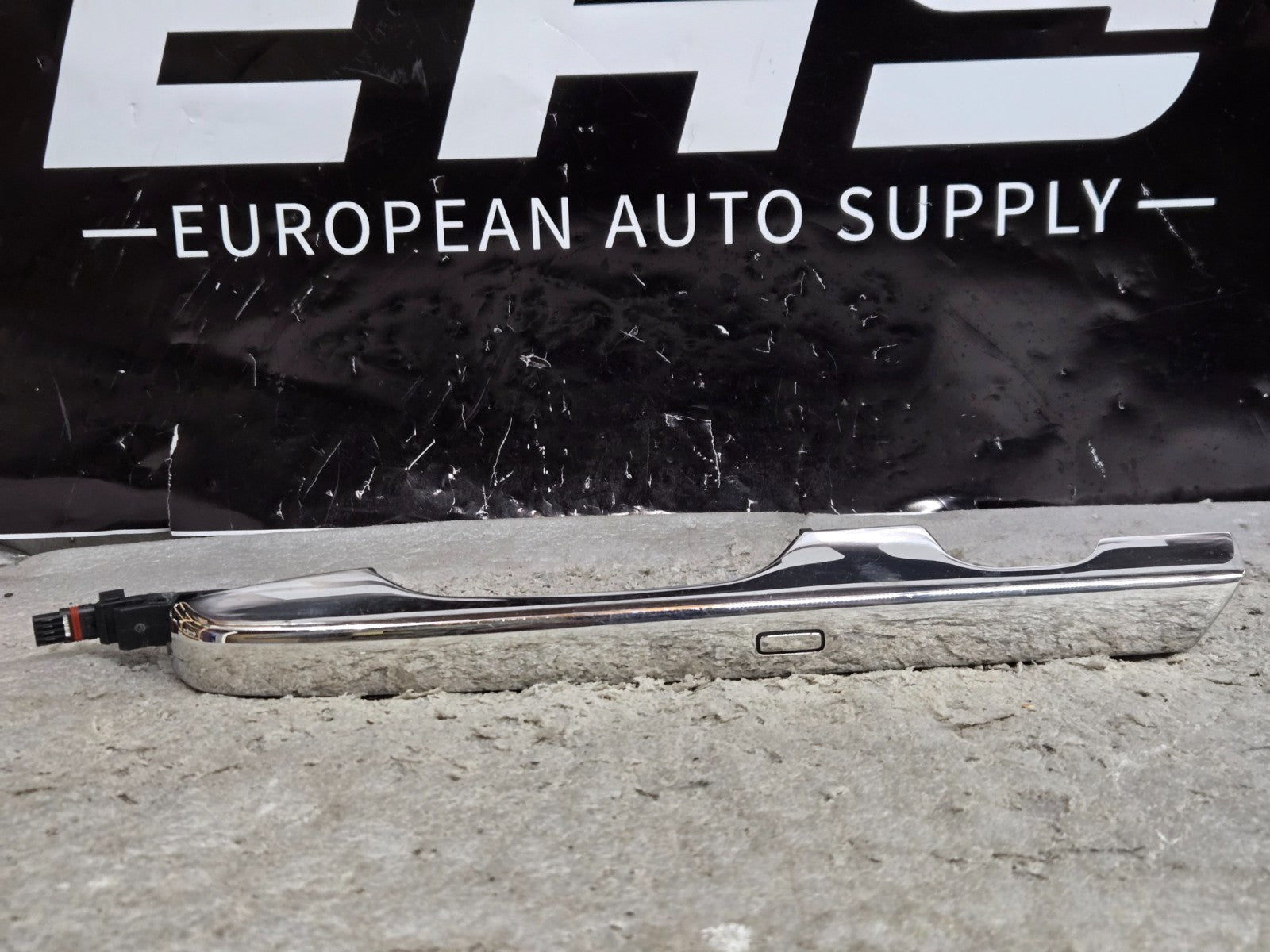 2015-2019 Rolls Royce Wraith Dawn Front Left LH Door Handle 51217348277 OEM RR05