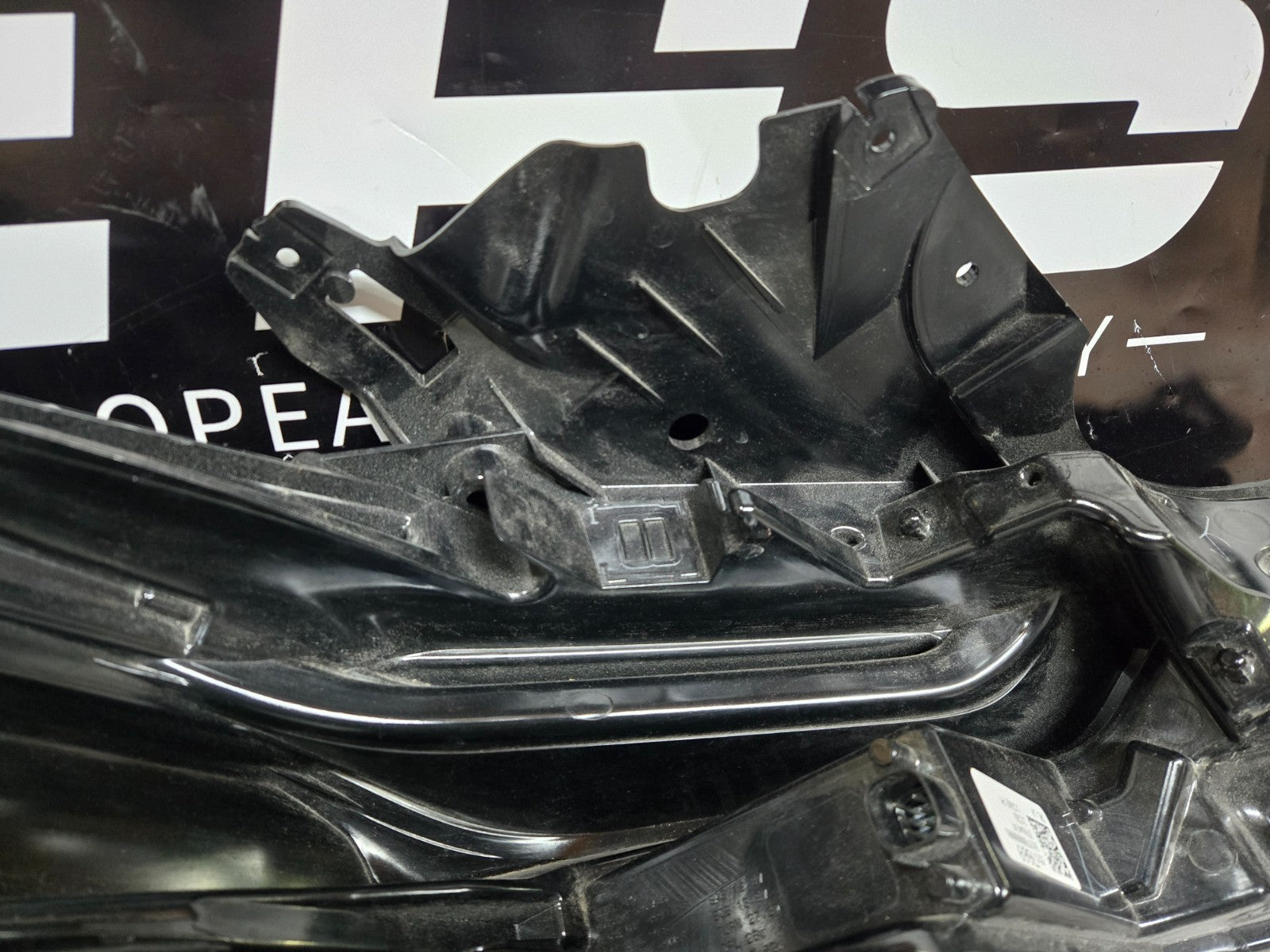 2022-2023 Chevrolet Traverse DRL LED Left LH Headlight Assembly OEM 85157669