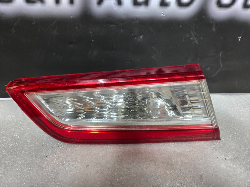 2012-2014 TOYOTA CAMRY DRIVER LH TAIL LIGHT INNER DECKLID MOUNTED TAILLIGHT