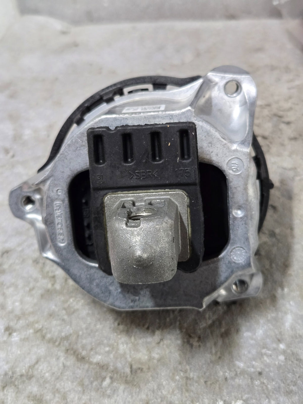 2019 - 2024 BMW X4 G02 XDRIVE 3.0L ENGINE MOTOR RIGHT SIDE MOUNT BRACKET OEM