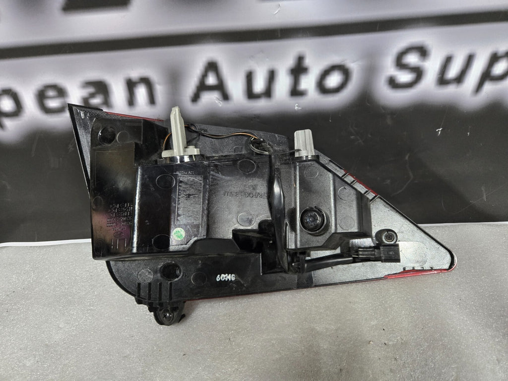 2019-2020 Hyundai Santa Fe Rear Left Driver Bumper Backup Light 92405-S1000 OEM