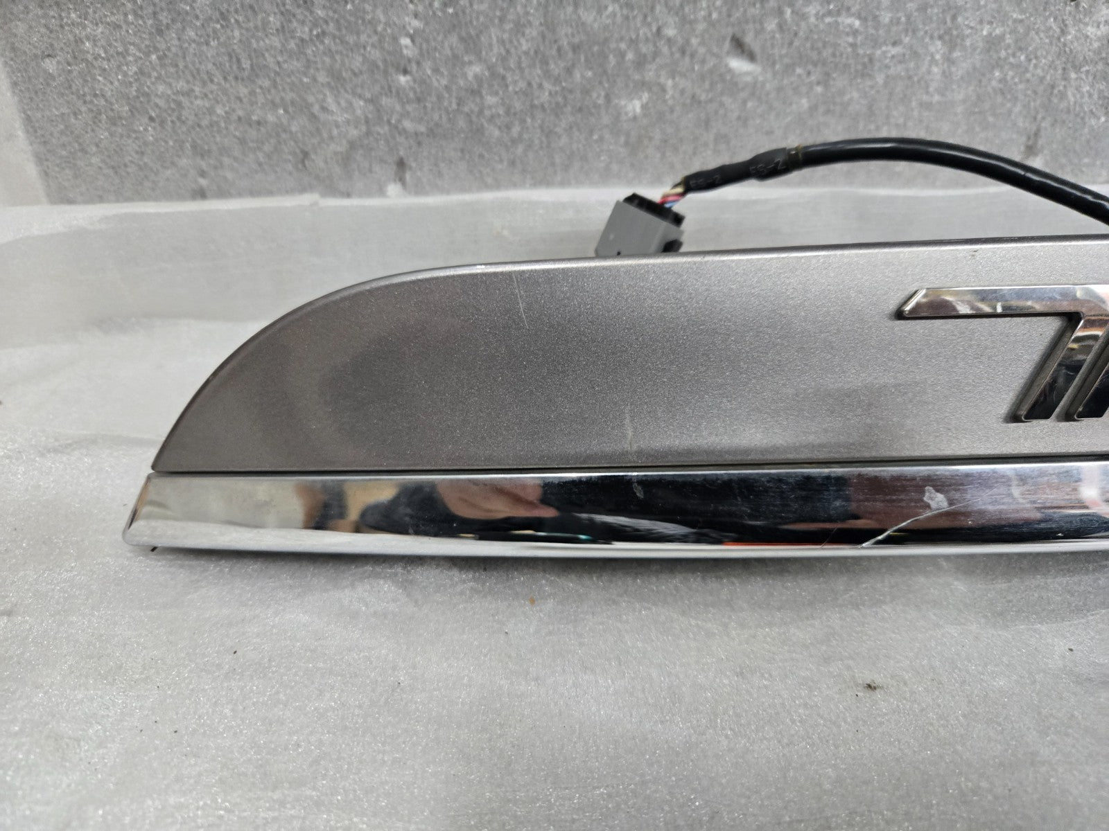 2014-2017 Maserati Ghibli Trunk Deck Lid Cover w/Camera 670010759 OEM 178269