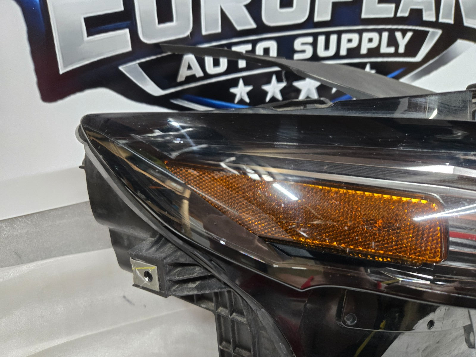 2020-2023 Mazda CX30 Right Passenger WITH Adaptive LED Headlight OEM DGJ1-51030