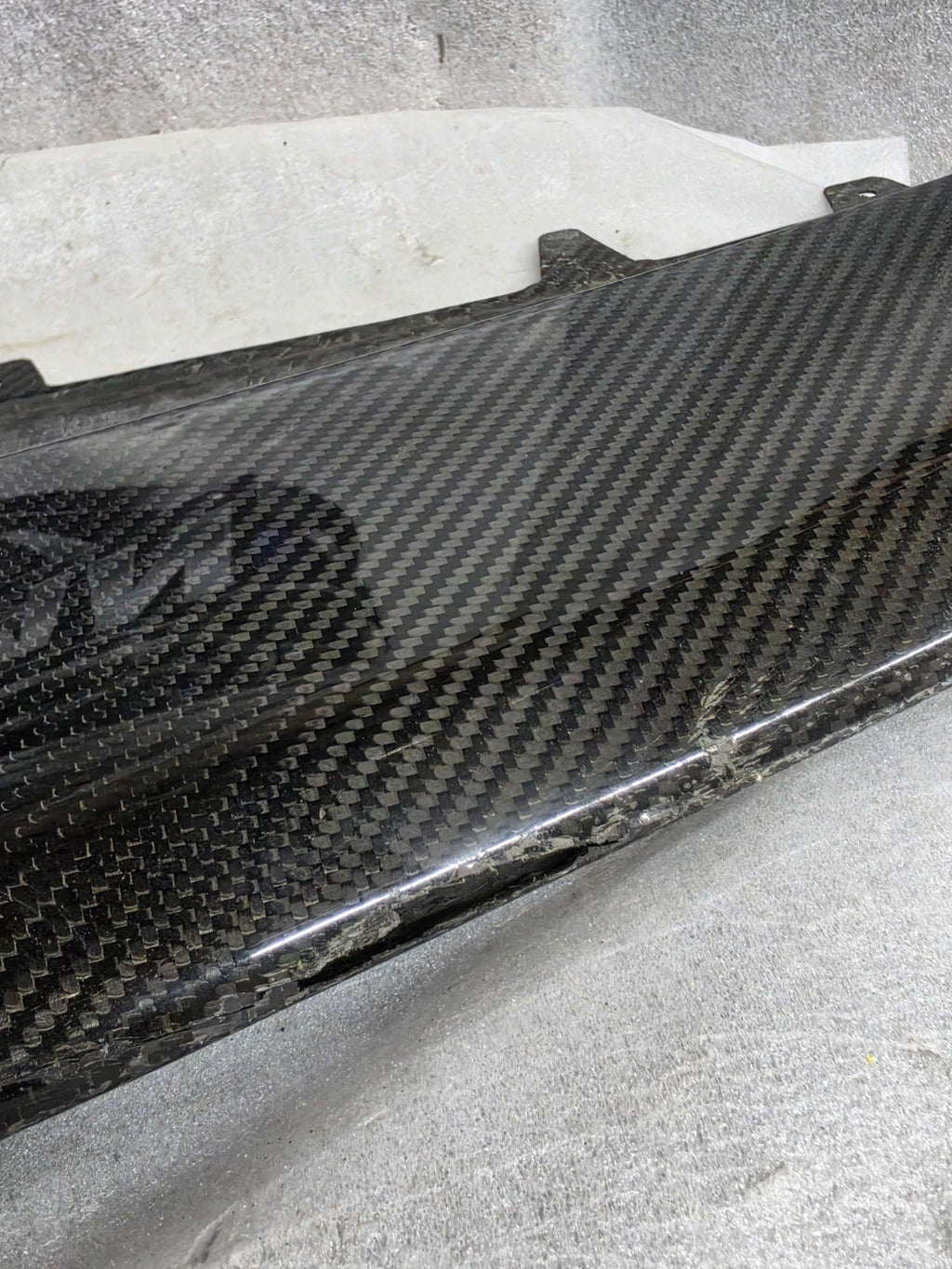LAMBORGHINI URUS CARBON FRONT CENTER LOWER SPOILER SPLITTER 4ML807059A OEM