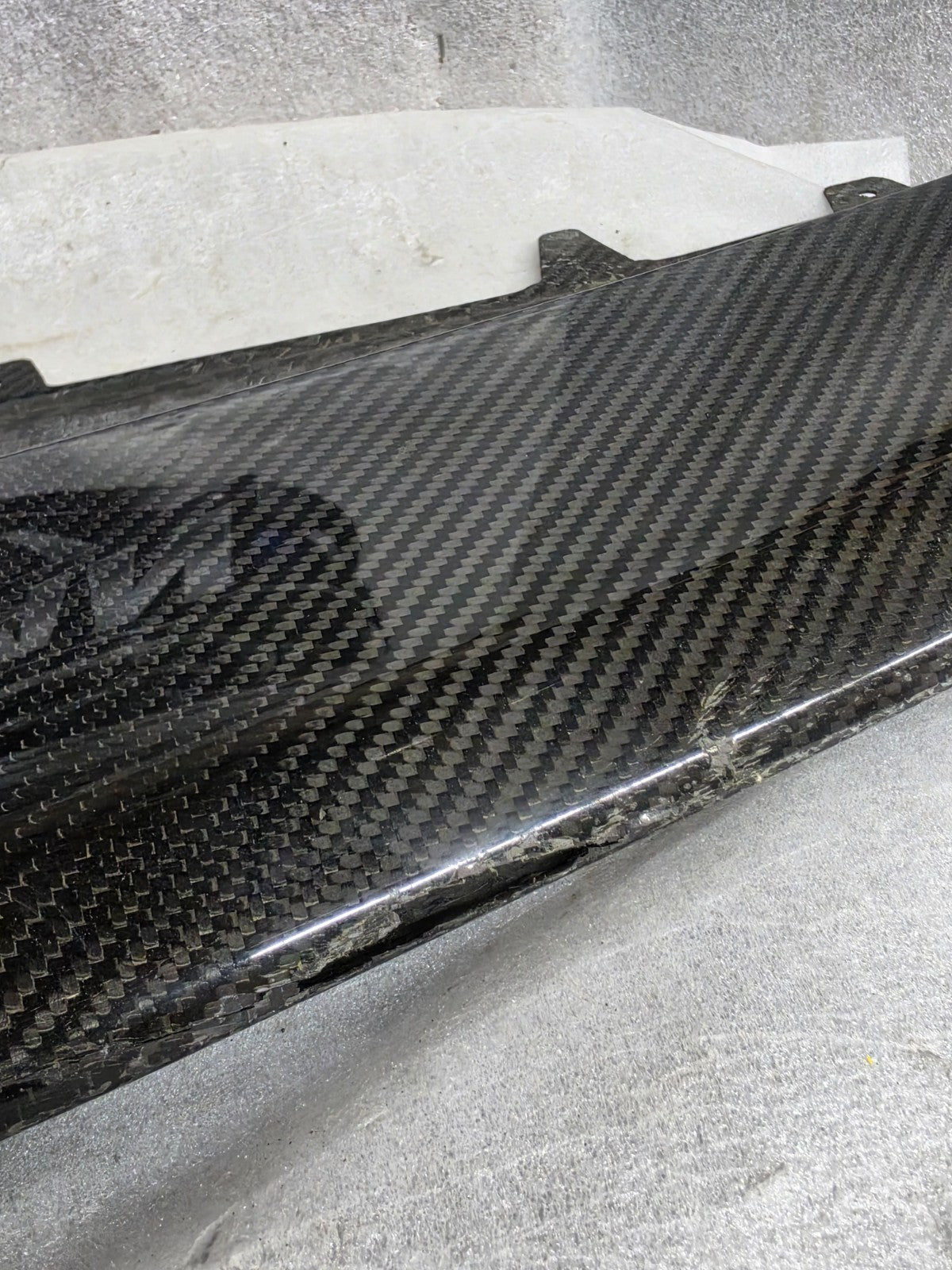 LAMBORGHINI URUS CARBON FRONT CENTER LOWER SPOILER SPLITTER 4ML807059A OEM