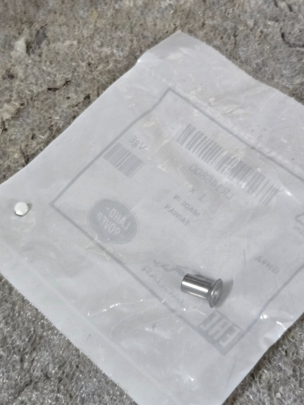 Rivet - Land-Rover (LR146800) - Land Rover OEM