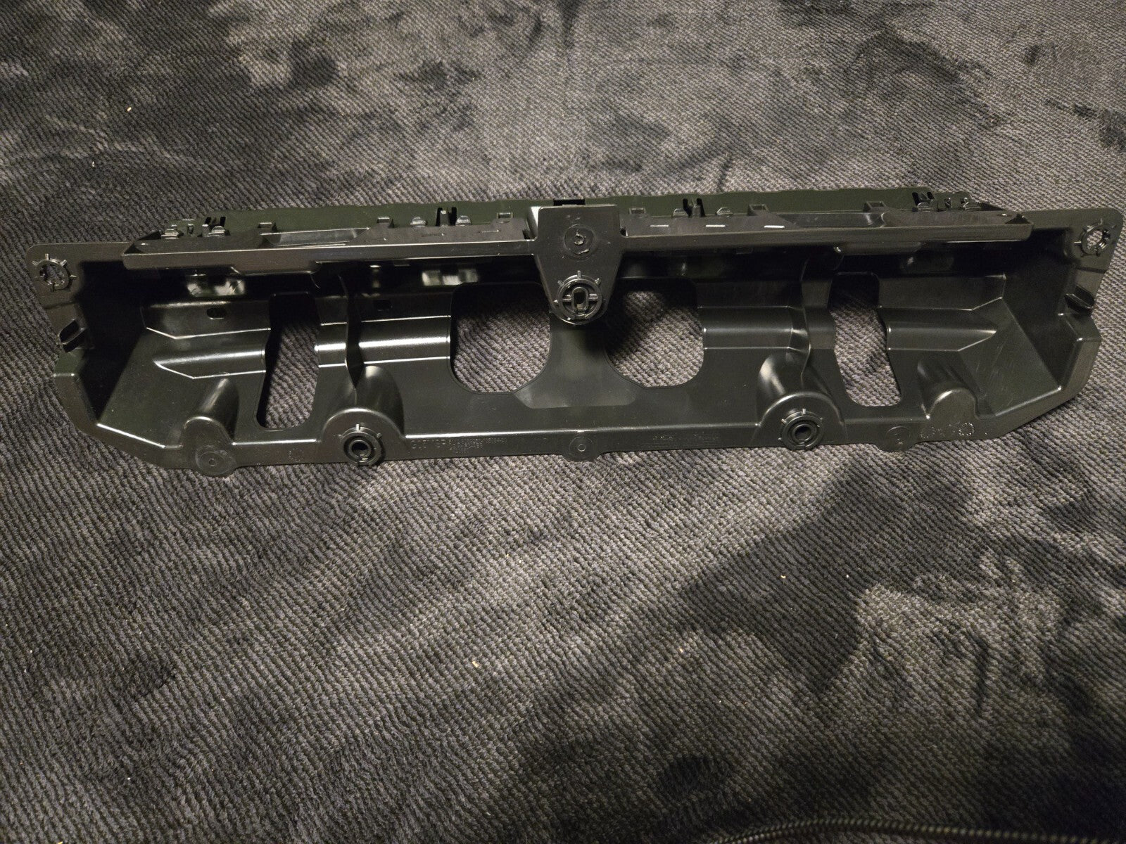 2019-2022 BMW G05 X5 Rear Bumper Center Guide Mount Support Bracket 7420650 OEM