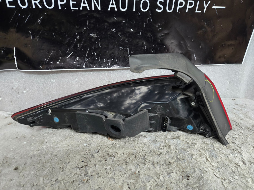 2017-2021 ALFA ROMEO GIULIA 952 REAR RIGHT OUTER TAILLIGHT TAIL LED LAMP OEM