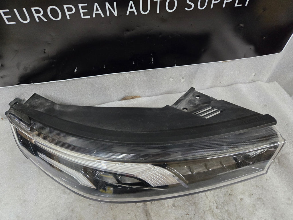 2020-2021-2022 Hyundai Palisade Running RH Light Passenger Side OEM 92208S8010
