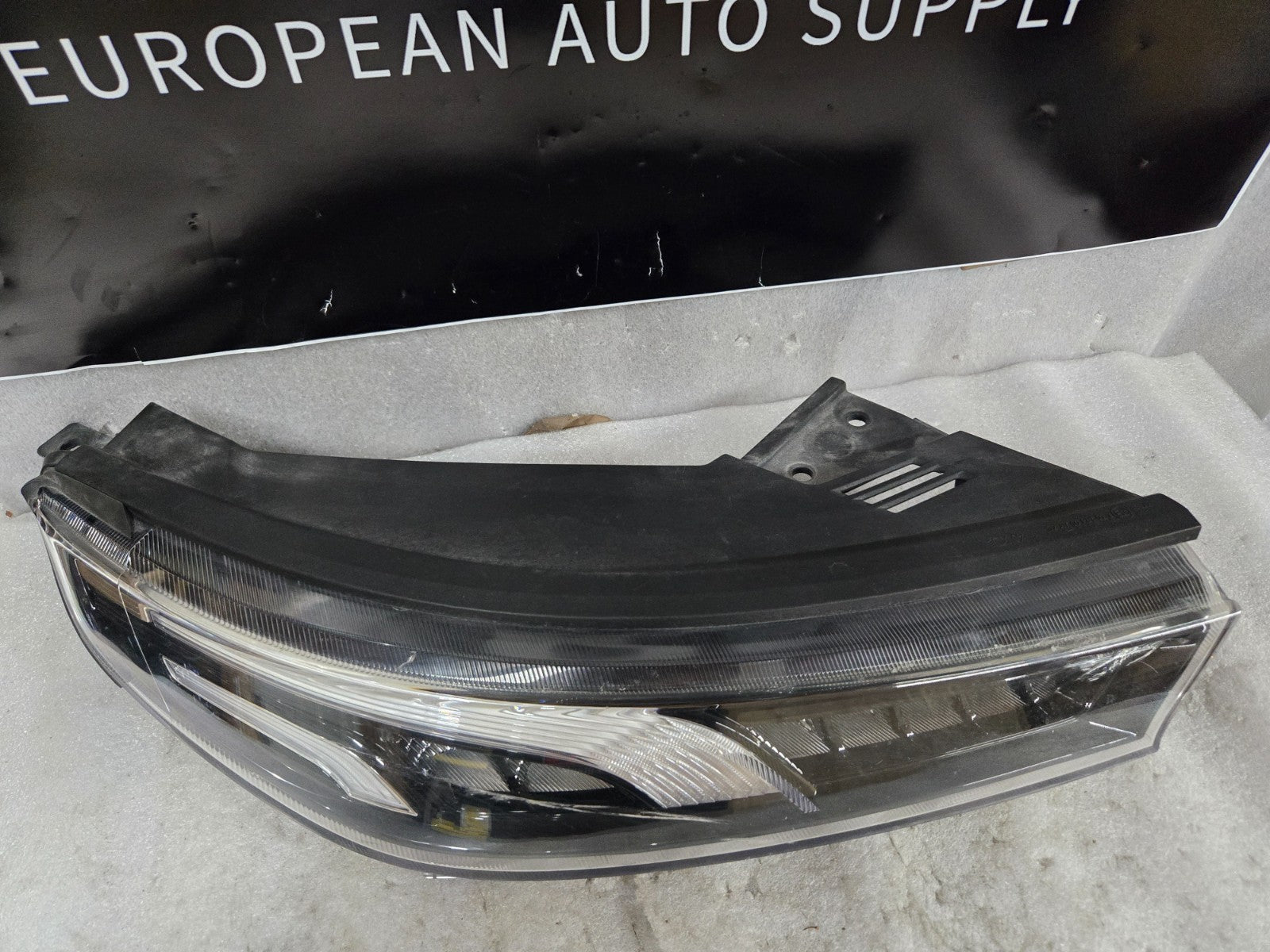 2020-2021-2022 Hyundai Palisade Running RH Light Passenger Side OEM 92208S8010