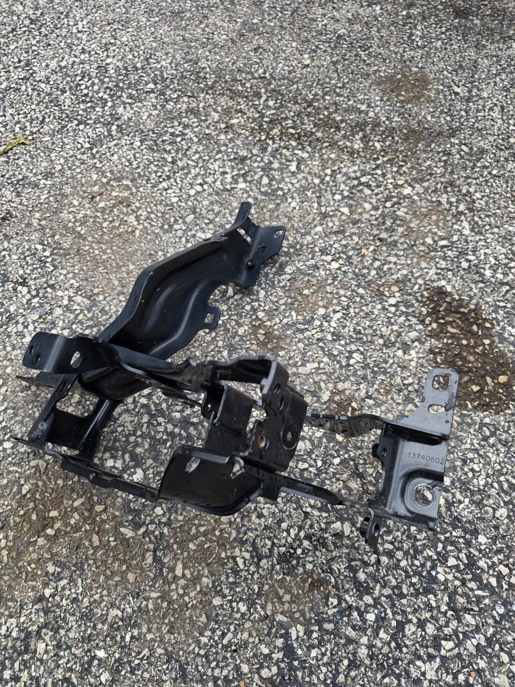2023 BMW 5 Series M550 RH Right Headlight Support Mount Bracket OEM 7383858