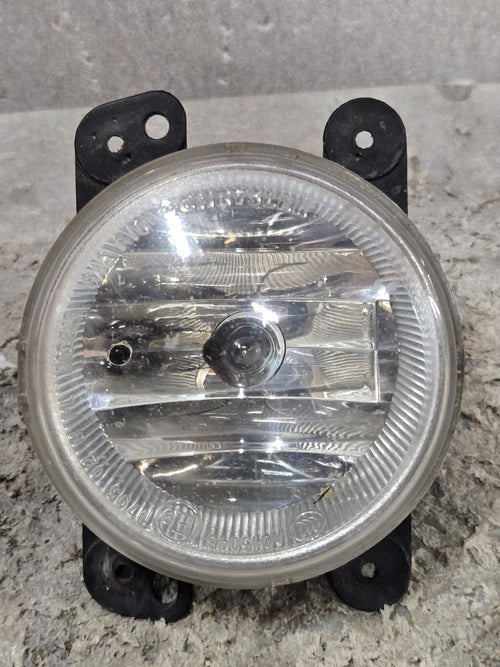 2007-2018 Jeep Wrangler Halogen Fog Lamp Right Passenger or Left Driver A045048