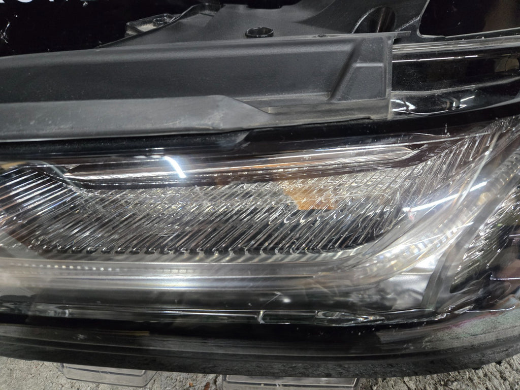 2022-2023 Chevrolet Traverse DRL LED Left LH Headlight Assembly OEM 85157669