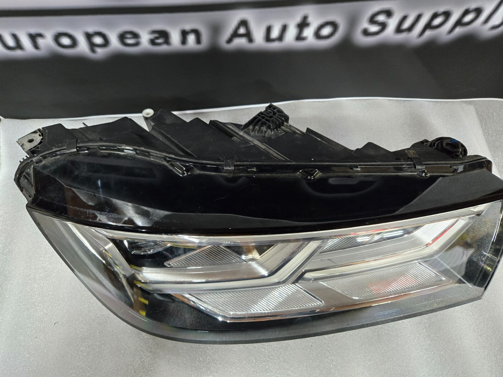 2018 2019 2020 Audi Q5 SQ5 LED Headlight Right Passenger Side RH OEM 80A941034E