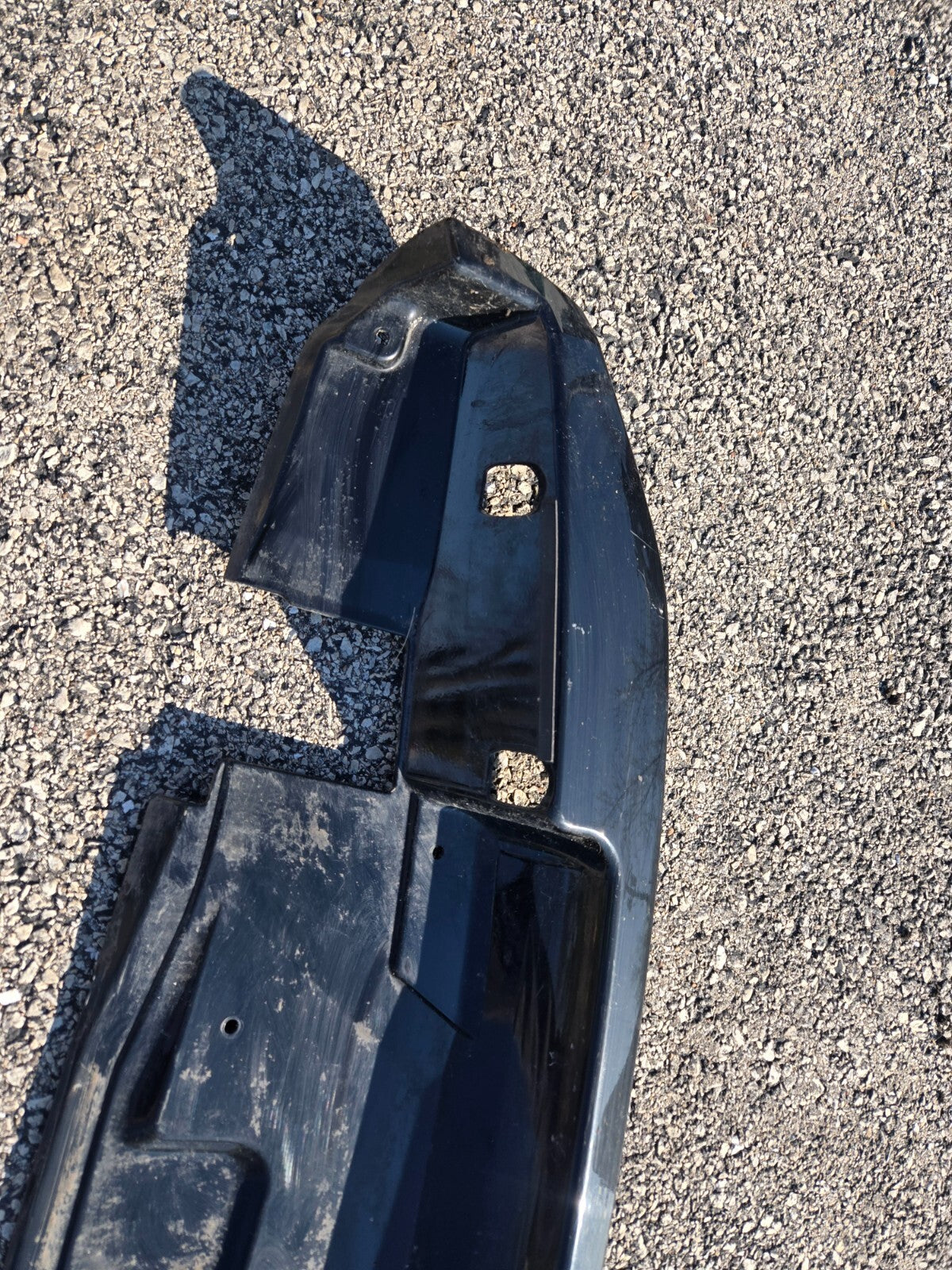 15-20 CHEVROLET SUBURBAN TAILGATE LIFTGATE ROOF SPOILER LOWER COVER OEM 22892618