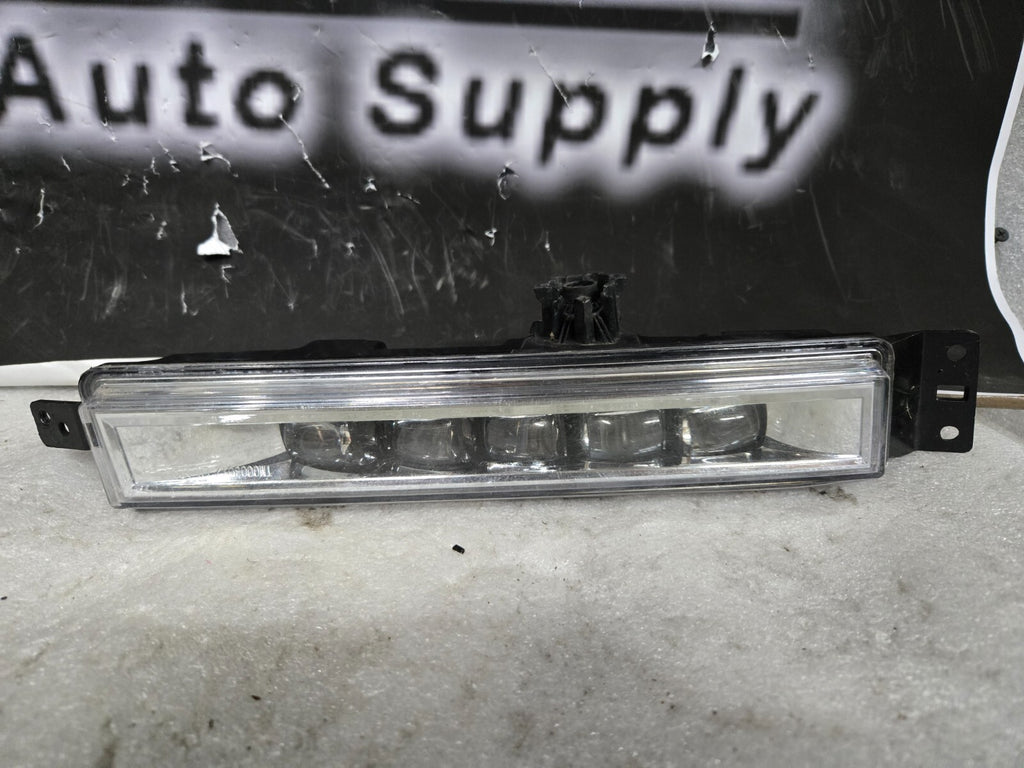 2016-2017 Honda Accord Hybrid Front Right RH Fog Light Lamp 33900-T2A-A21 OEM