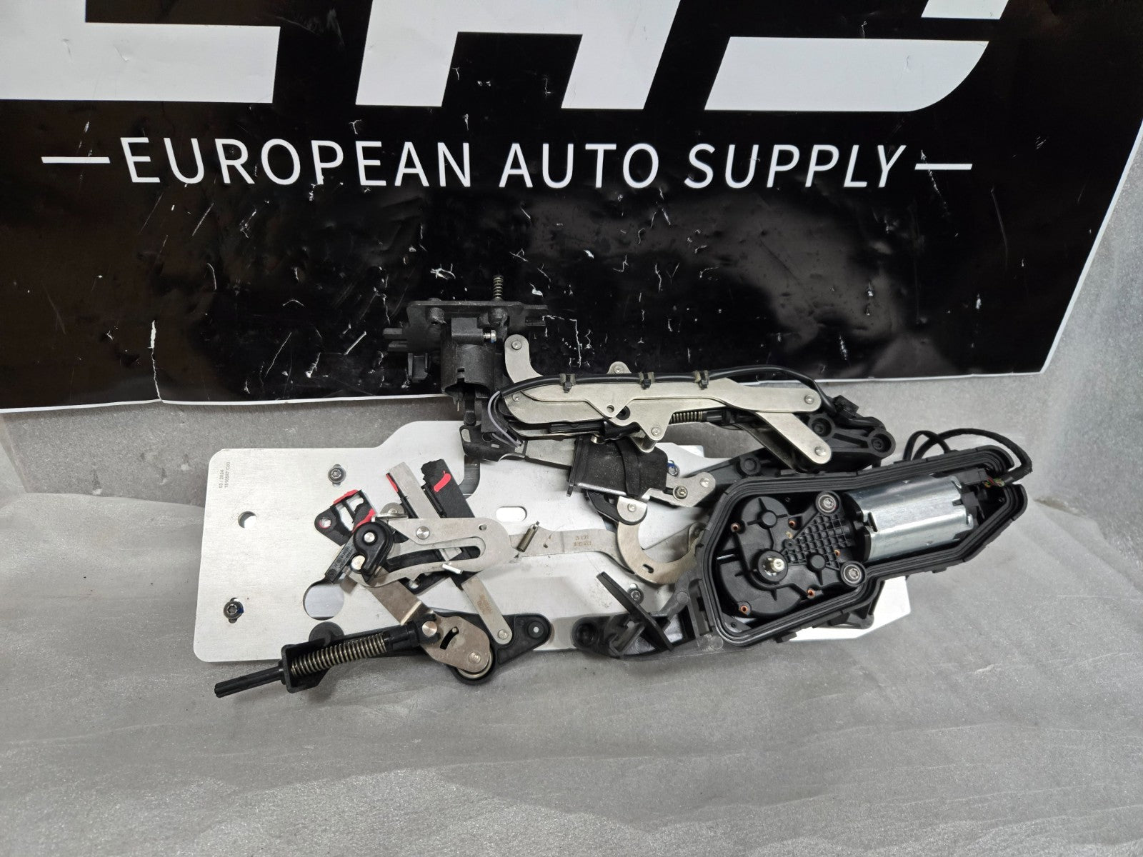 2019-2023 Rolls Royce Ghost Radiator Spirit Ecstasy Lift Mechanism 51137495477