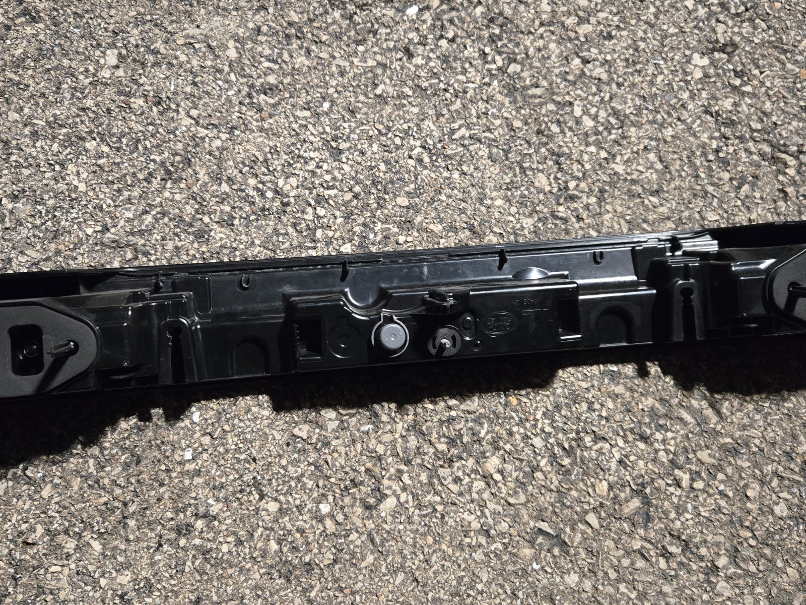 2022 - 2026 Range Rover L460 Rear Tailgate Center Panel M8E215C436BP OEM