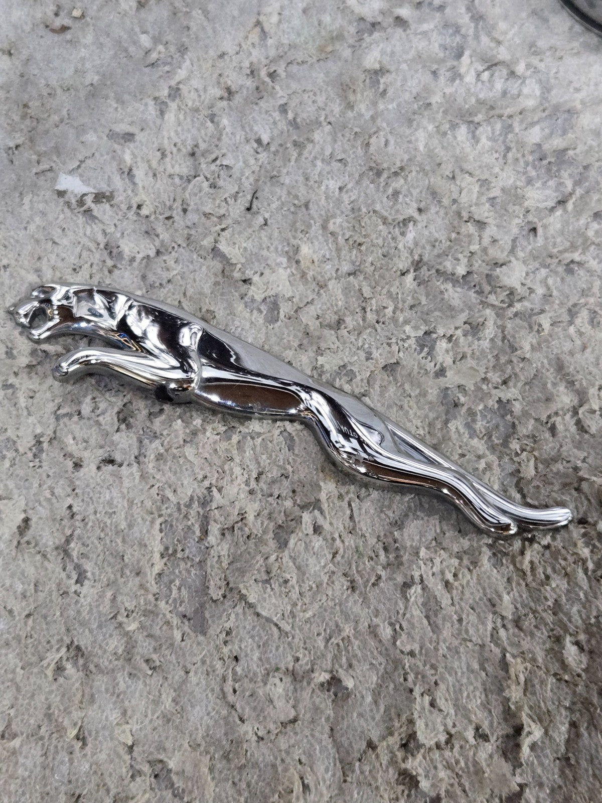 2016-2023 JAGUAR XF 2016-20 XE REAR TRUNK LID LEAPING JAGUAR ORNAMENT EMBLEM OEM