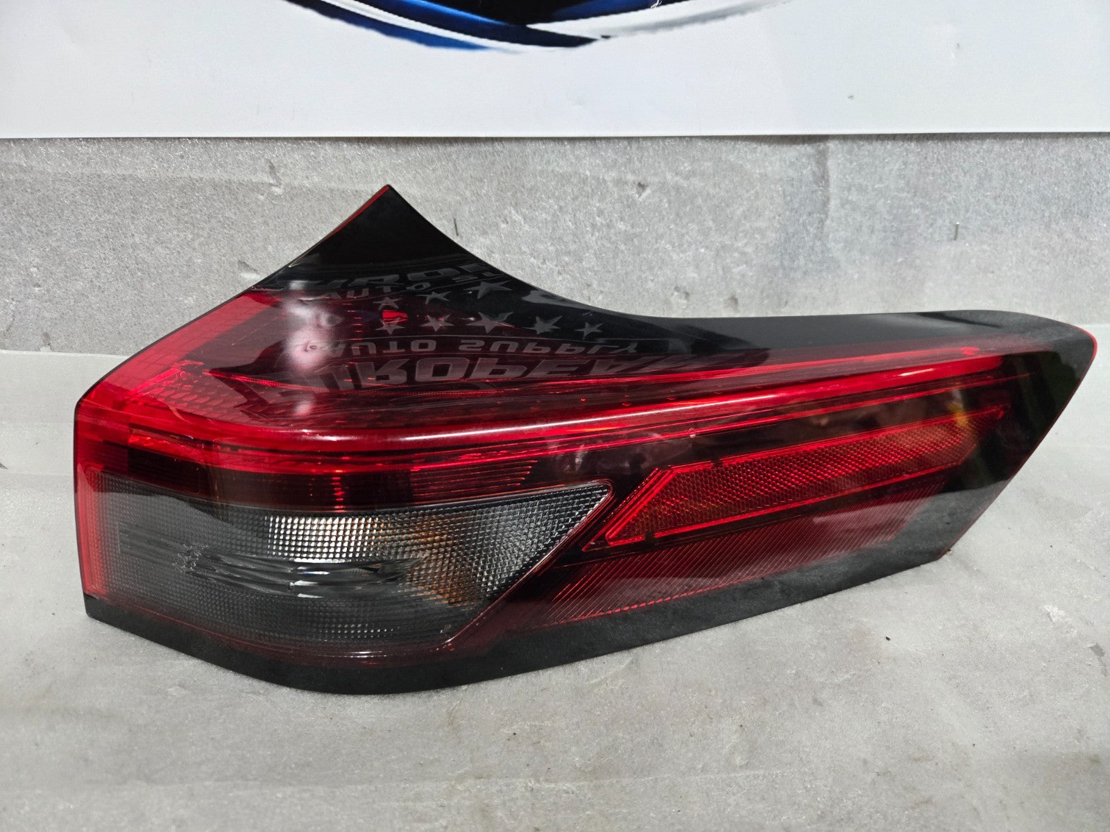 2021-2024 Nissan Rogue LED w/ Halogen Tail Light Right RH OEM 26550-6RR0C