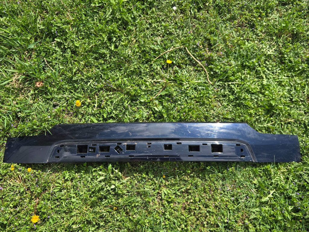 2021-2023 GMC Yukon XL Rear Tailgate Trim Molding Garnish Applique ANU36600 OEM