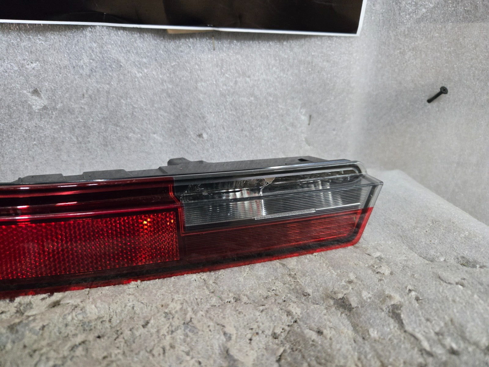2022 2023 BMW IX REAR LOWER RIGHT PASSENGER BUMPER LIGHT LAMP H1795378008 OEM
