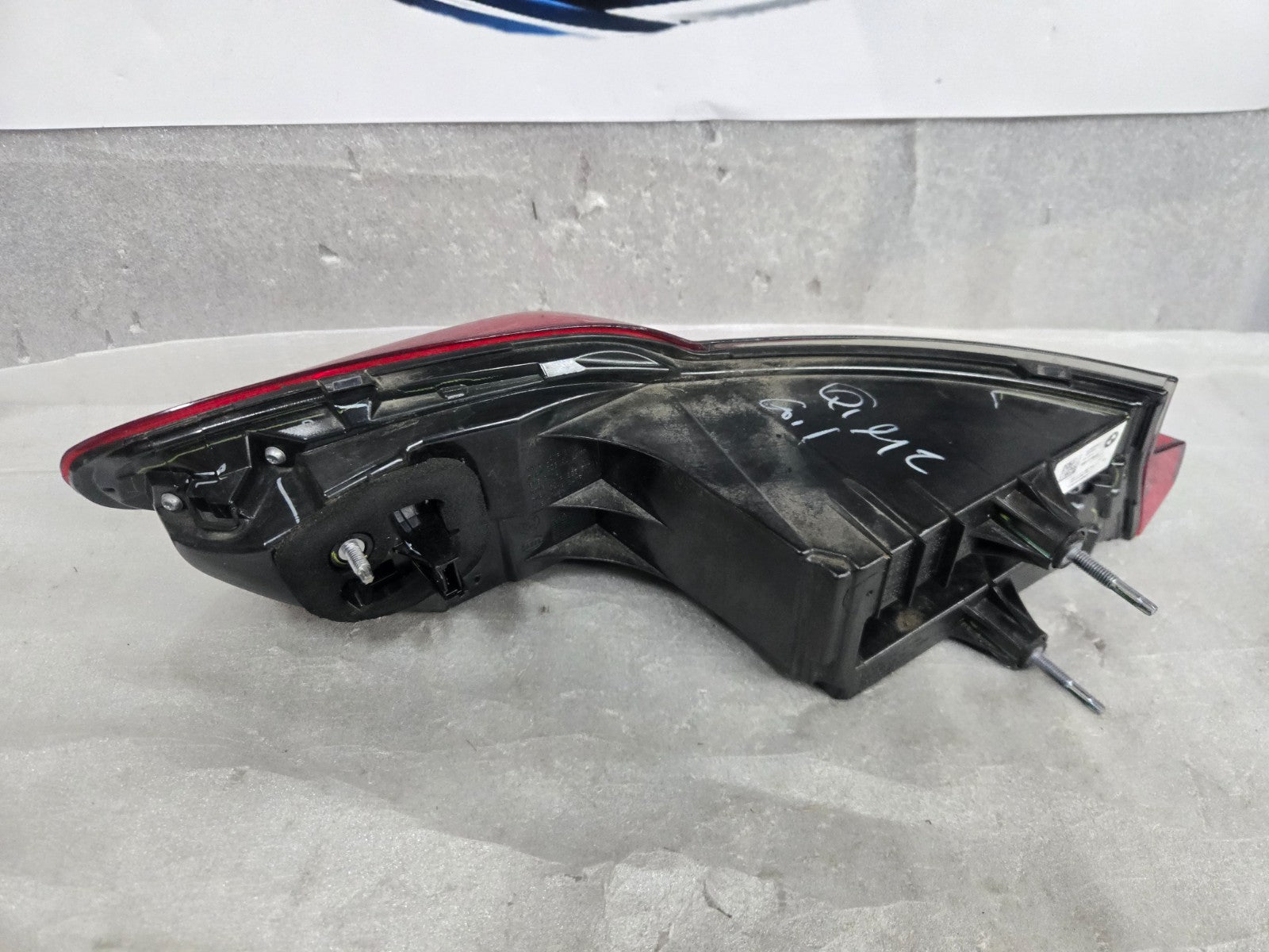 2019-2023 BMW X4 G02 REAR RH RIGHT PASSENGER OUTER QUARTER TAIL LIGHT LAMP OEM