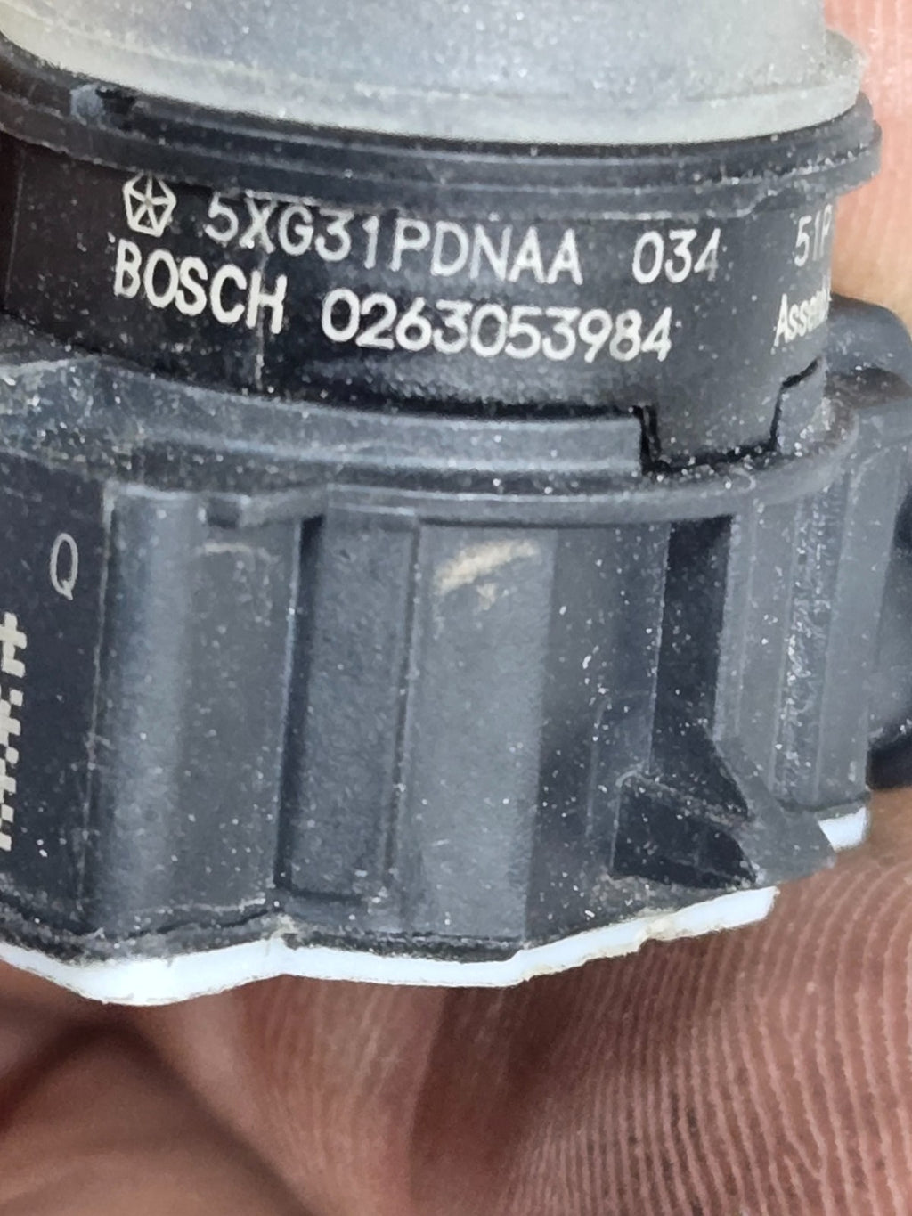 2019 - 2021 JEEP CHEROKEE BUMPER PARKING ASSIST PARK 5XG31PDNAA PDC SENSOR OEM