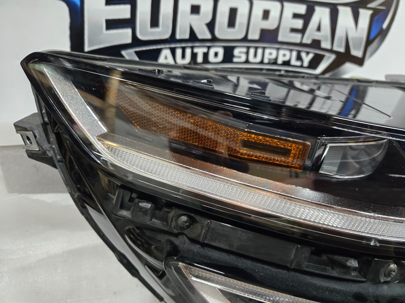 2021-2024 Genesis GV80 Full LED Headlight Right RH COMPLETE 92102-T6000 OEM