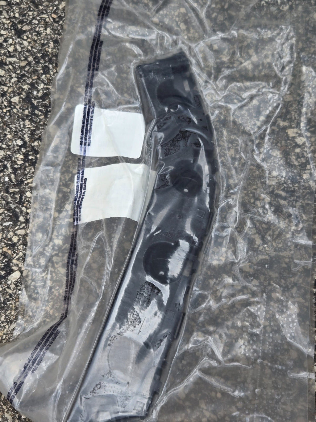 NEW GM OEM 17-18 CADILLAC XT5 REAR BUMPER- GUIDE BRACKET LEFT GMC 84169339