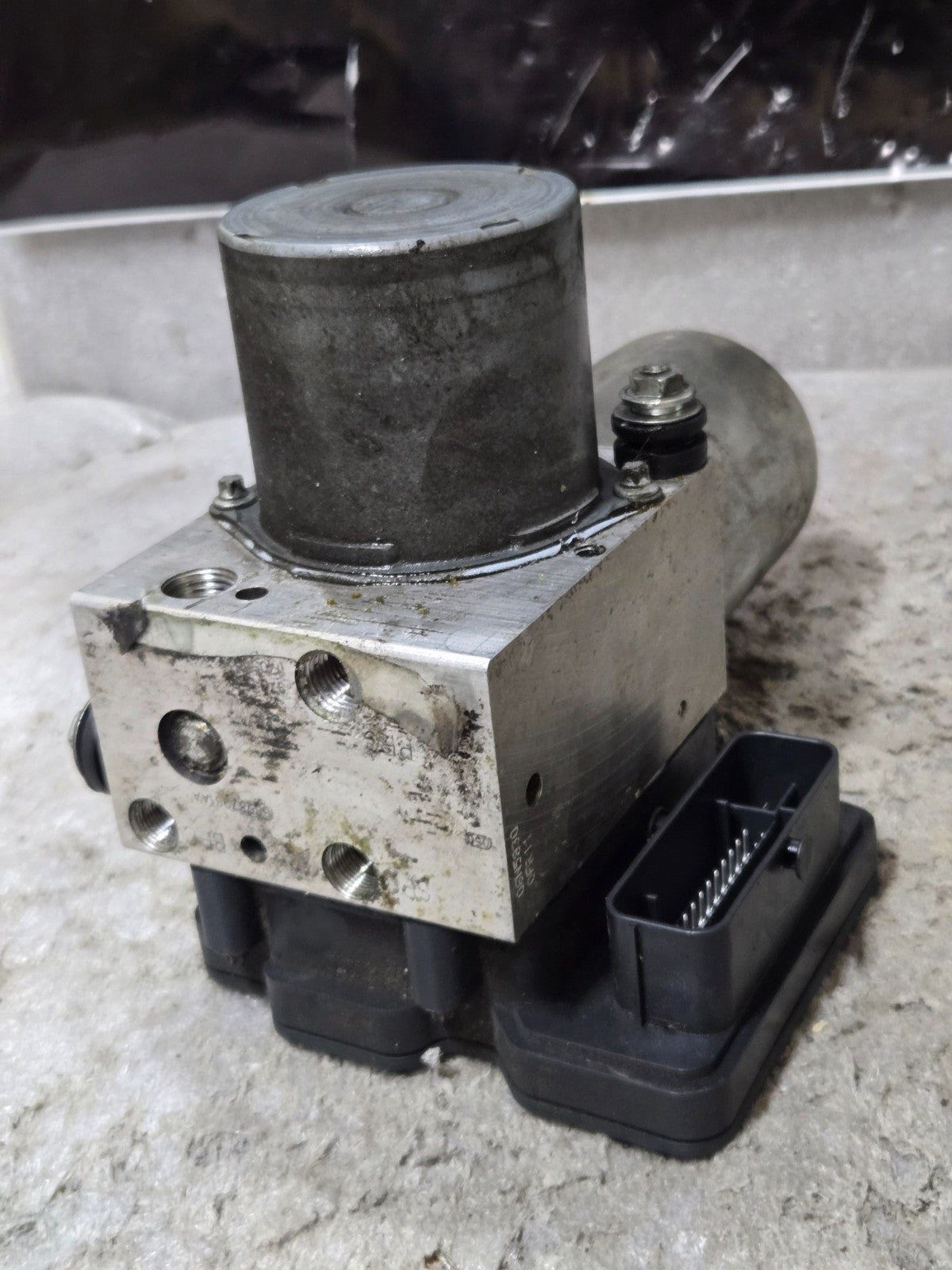 Genuine OEM Mopar Control-Anti-Lock Brake ABS Pump 68203240AC P68287981AA USED
