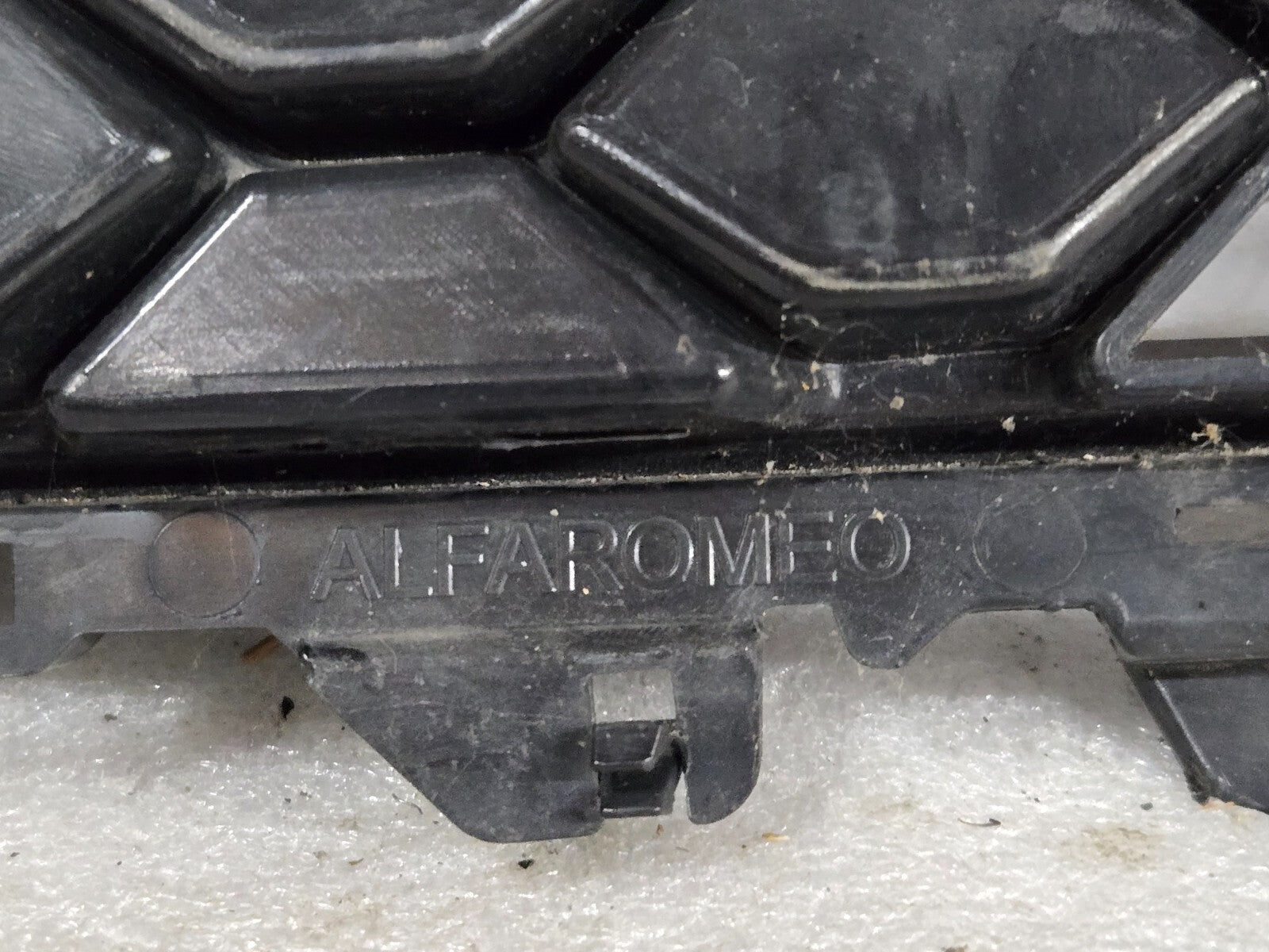 2017-2021 ALFA ROMEO GIULIA FRONT BUMPER LEFT LOWER GRILLE 156107969 OEM