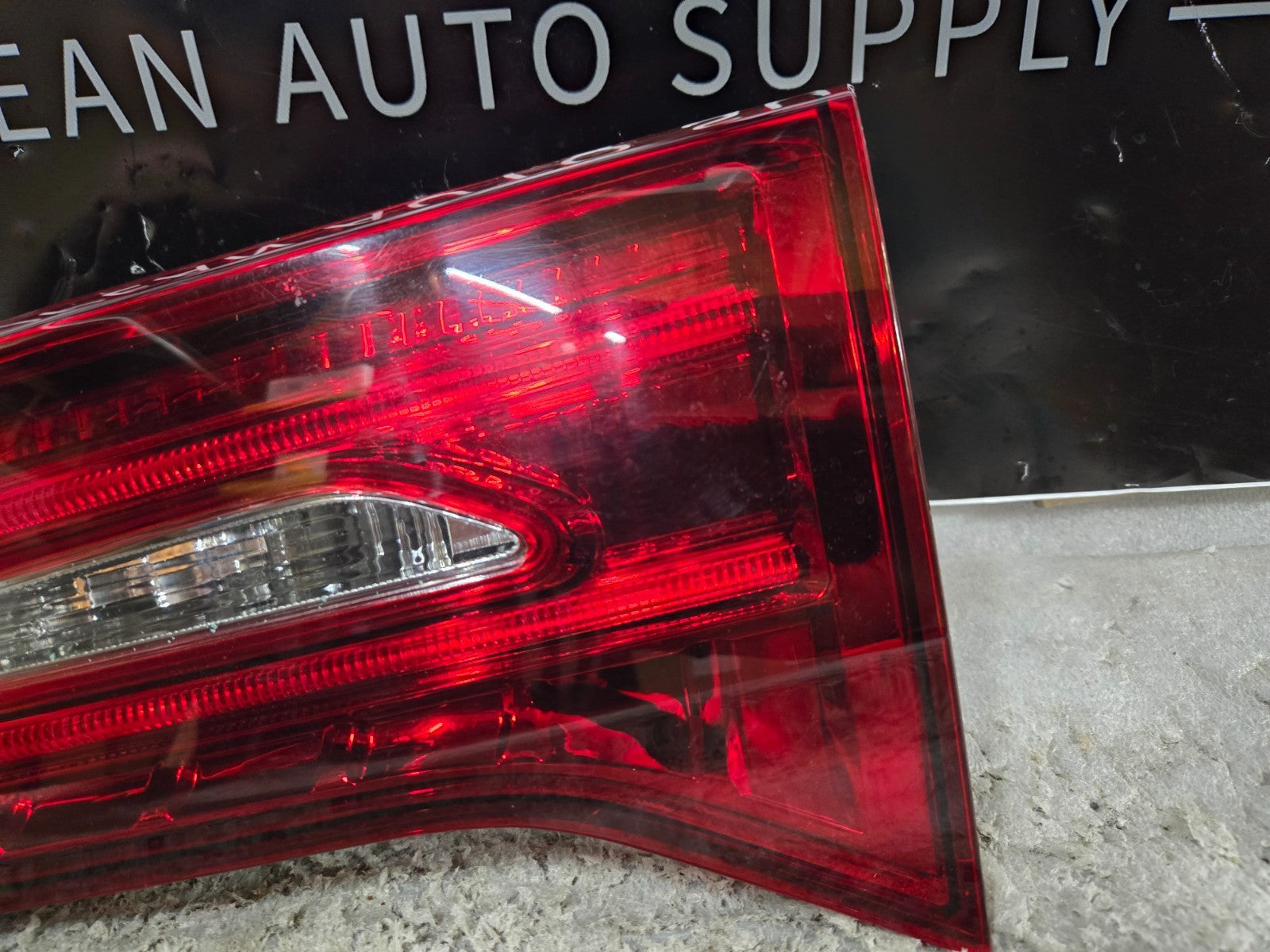 2017-2020 ACURA MDX Right RH Taillight Liftgate Mounted OEM 34150-TZ5-H02