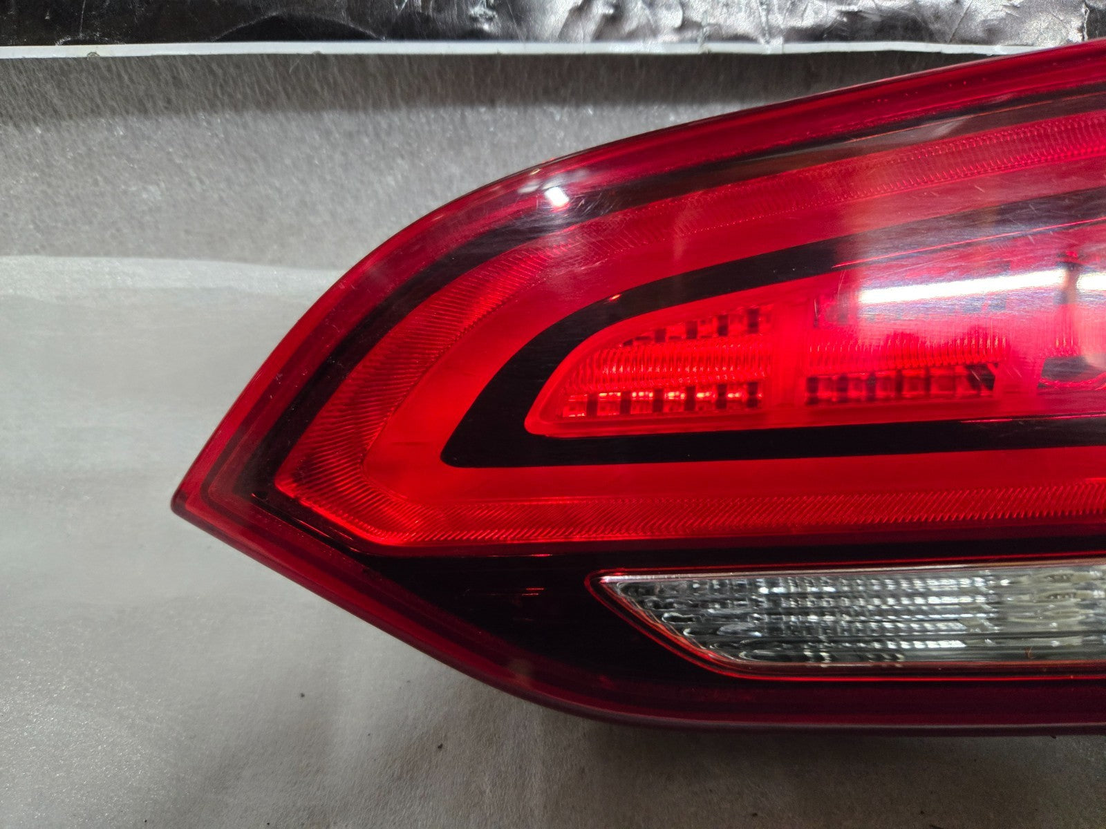 2017-2018 Hyundai Santa Fe Right RH Passenger Side Inner Halogen Tail Light OEM