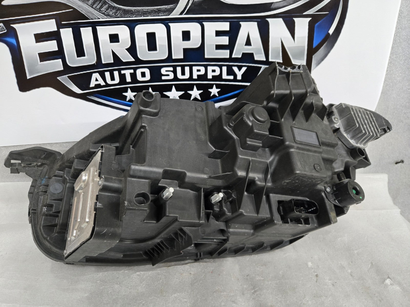 2016 - 2023 Volvo XC90 Right RH Passenger LED Headlight OEM 32338947 w/ Modules