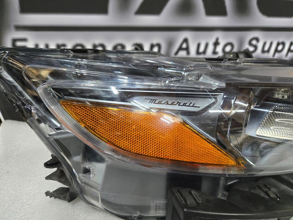 2017-2020 Maserati Levante Right RH Passenger HID Xenon Headlight 670034639 OEM