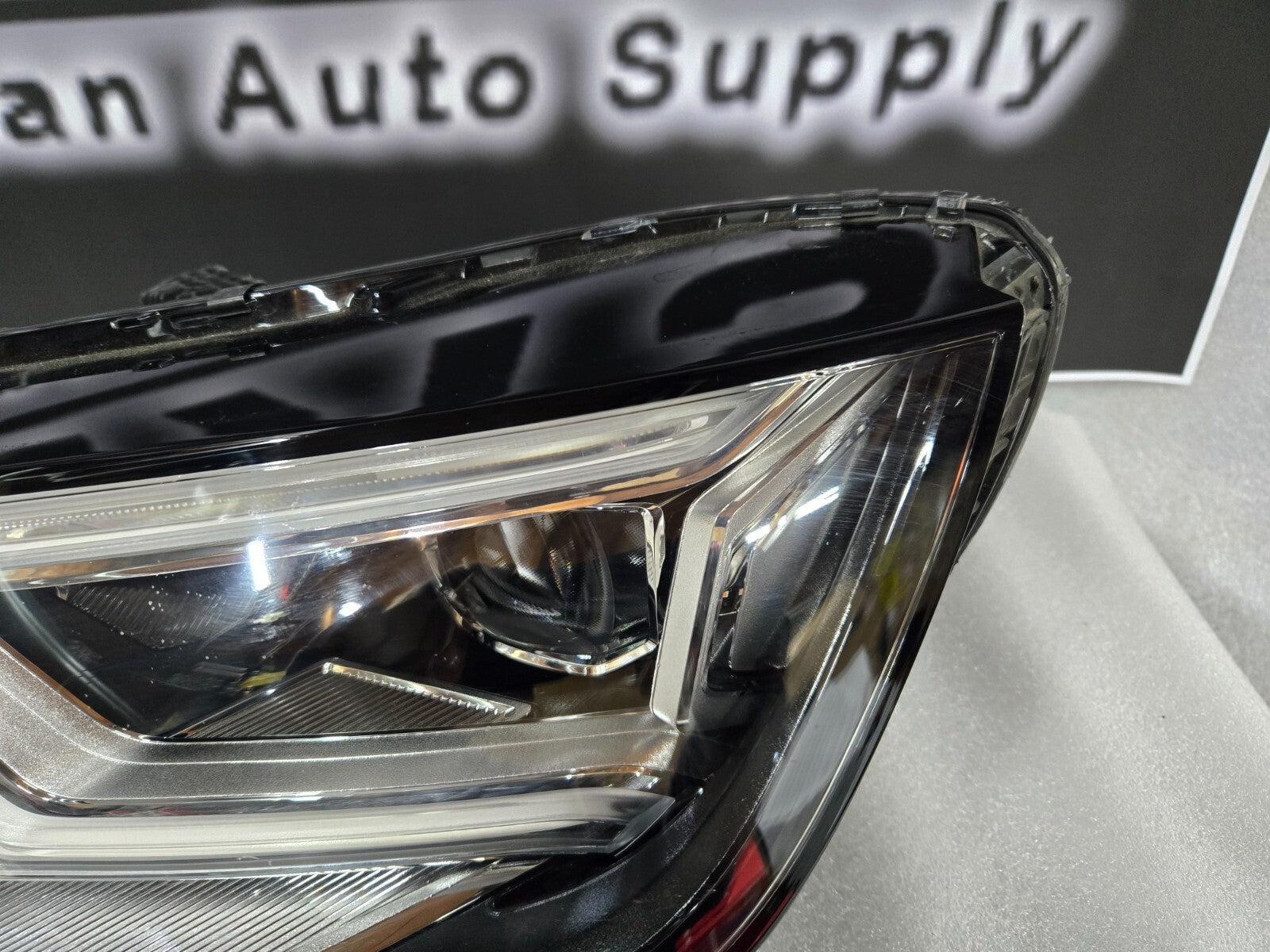 2018 2019 2020 Audi Q5 SQ5 LED Headlight Left Driver Side LH OEM 80A941033E